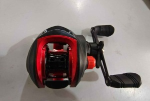 Ultra-Light All-Metal Baitcasting Reel for Long Cast & Lure Fishing - Lwiis